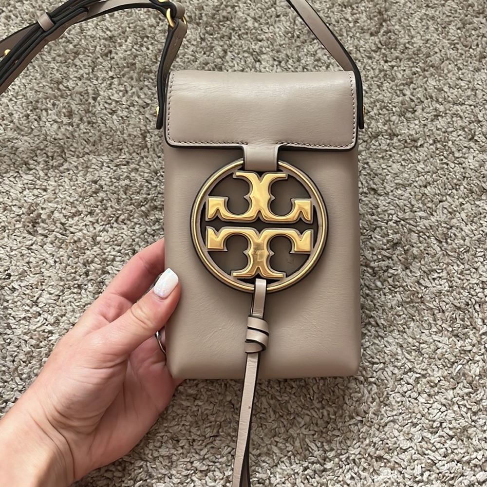 Tory Burch Phone Crossbody ✨